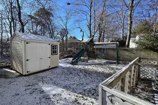 100 Lake Promenade, Ronkonkoma, NY 11779 - Photo 16