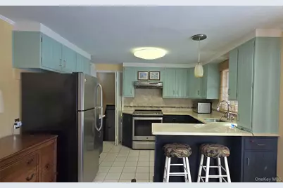 30 Tappen Drive, Melville, NY 11747 - Photo 6