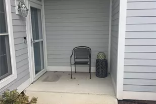 404 Gardenia Dr, Rhinebeck, NY 12572 - Photo 6