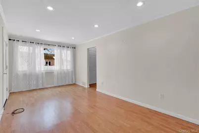 191 N Albany Avenue, Massapequa, NY 11758 - Photo 12