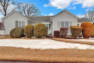 191 N Albany Ave, Massapequa, NY 11758 - Photo 20