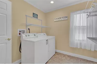 191 N Albany Avenue, Massapequa, NY 11758 - Photo 8