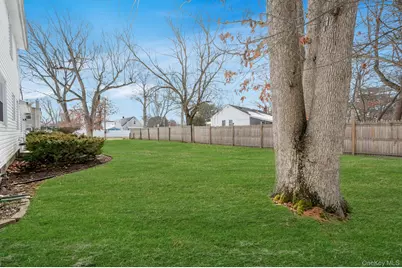 340 Westchester Avenue, West Babylon, NY 11704 - Photo 38