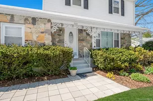 340 Westchester Ave, West Babylon, NY 11704 - Photo 2