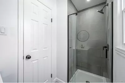 340 Westchester Avenue, West Babylon, NY 11704 - Photo 16