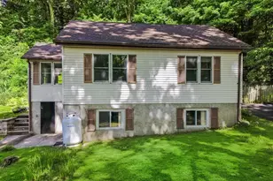 19 Woodlawn Rd, Putnam Valley, NY 10579 - Photo 2