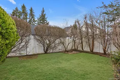 13 Everett Street, Lynbrook, NY 11563 - Photo 16