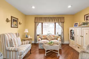 13 Everett St, Lynbrook, NY 11563 - Photo 4