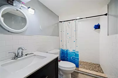 109 New York Avenue, Bay Shore, NY 11706 - Photo 16