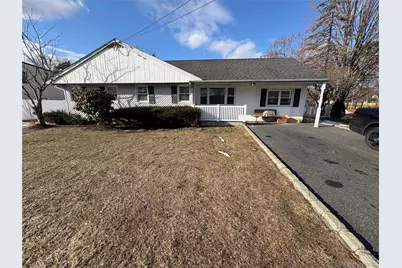 189 Vanderbilt Avenue, Brentwood, NY 11717 - Photo 1