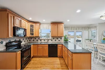 8 Sinnickson Road, Center Moriches, NY 11934 - Photo 10