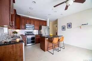 141 Friendship Ct, White Plains, NY 10603 - Photo 10