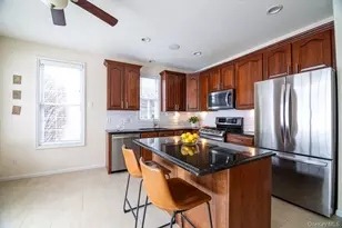 141 Friendship Ct, White Plains, NY 10603 - Photo 12