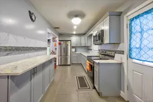 1662 Greenway Blvd, Valley Stream, NY 11580 - Photo 8