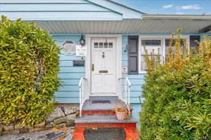 1662 Greenway Blvd, Valley Stream, NY 11580 - Photo 2