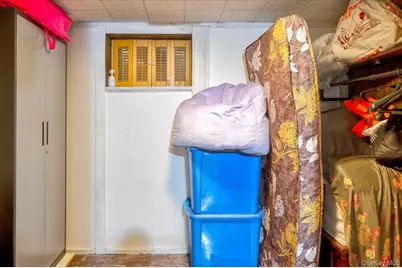 1662 Greenway Boulevard, Valley Stream, NY 11580 - Photo 26