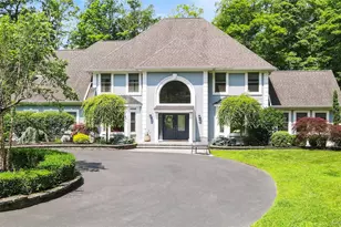 115 Autumn Chase Dr, Hopewell Junction, NY 12533 - Photo 2