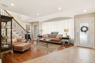 21 Shore Drive W, Copiague, NY 11726 - Photo 14