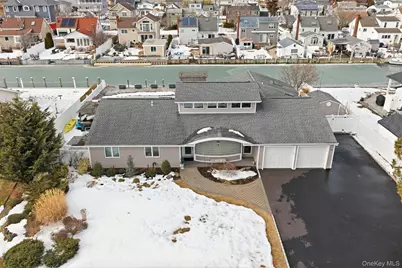 21 Shore Drive W, Copiague, NY 11726 - Photo 2