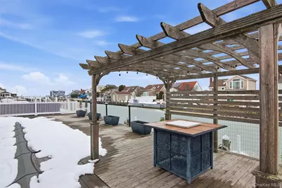 21 Shore Drive W, Copiague, NY 11726 - Photo 28