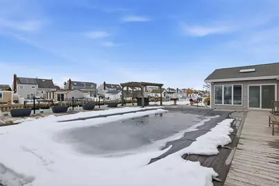 21 Shore Drive W, Copiague, NY 11726 - Photo 30