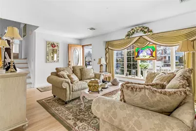 138 Washington Street, Farmingdale, NY 11735 - Photo 6