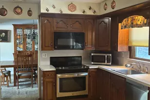 20 Hillview Dr, Poughkeepsie, NY 12603 - Photo 10