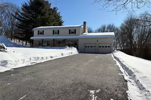 20 Hillview Dr, Poughkeepsie, NY 12603 - Photo 2