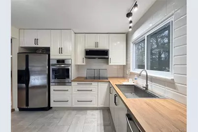 15 Norfolk Court, Rock Hill, NY 12775 - Photo 2