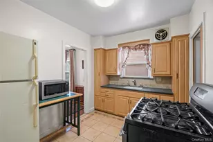 118-16 231st St, Cambria Heights, NY 11411 - Photo 10