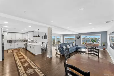 890 S Long Beach Avenue, Freeport, NY 11520 - Photo 8