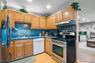 617 Lake Ct, Middle Island, NY 11953 - Photo 10