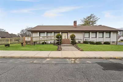 617 Lake Court #617, Middle Island, NY 11953 - Photo 20