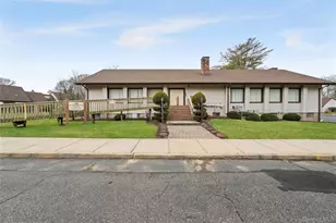 617 Lake Ct, Middle Island, NY 11953 - Photo 20