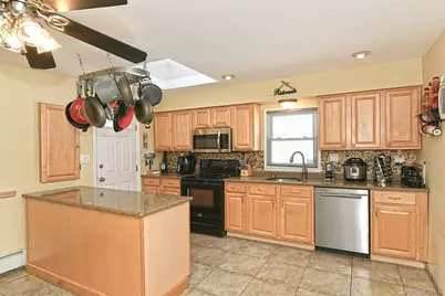 232 Old Farm Road, Levittown, NY 11756 - Photo 6