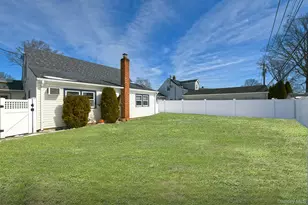 232 Old Farm Rd, Levittown, NY 11756 - Photo 24