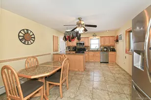 232 Old Farm Rd, Levittown, NY 11756 - Photo 6