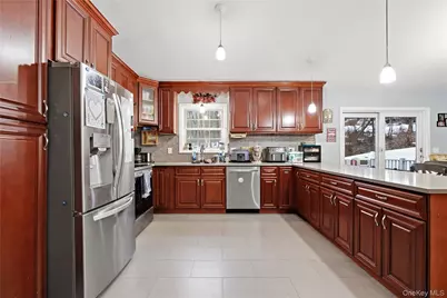 23 Hazelwood Road N, Wurtsboro, NY 12790 - Photo 4