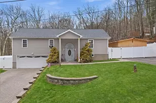 23 Hazelwood Rd N, Wurtsboro, NY 12790 - Photo 2