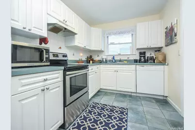 14 Hillcrest Street, Huntington, NY 11743 - Photo 2