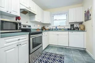 14 Hillcrest St, Huntington, NY 11743 - Photo 2