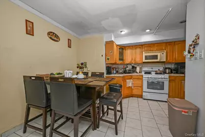 77-06 Kneeland Avenue, Elmhurst, NY 11373 - Photo 12