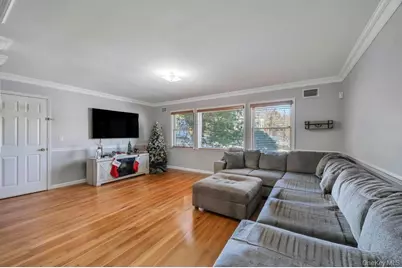 18 Hillcrest Street, Huntington, NY 11743 - Photo 16