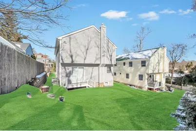 18 Hillcrest Street, Huntington, NY 11743 - Photo 22