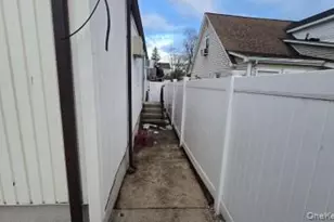 32 Butler Blvd, Elmont, NY 11003 - Photo 6