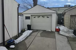 32 Butler Blvd, Elmont, NY 11003 - Photo 4