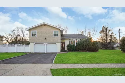 22 Marshall Lane, Westbury, NY 11590 - Photo 2