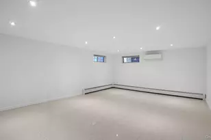 22 Marshall Ln, Westbury, NY 11590 - Photo 20