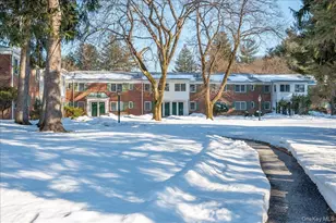 580 Bedford Rd, Pleasantville, NY 10570 - Photo 2