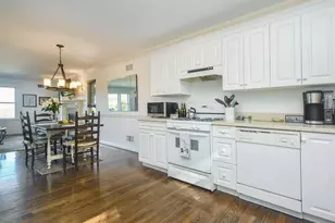 4 Ale Ct, Centerport, NY 11721 - Photo 16